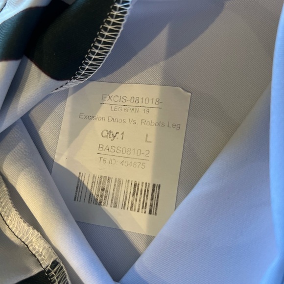 NWT- Excision - Women’s Leggings / Large

'Dino vs. Robot' Leggings - Red - Picture 11 of 13